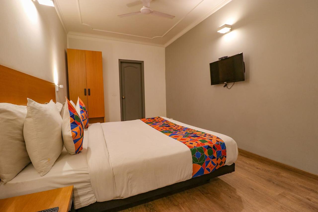 Fabhotel Lord Inn Yeni Delhi Dış mekan fotoğraf