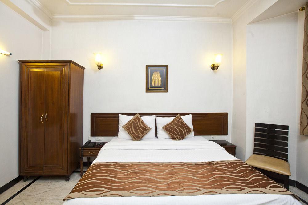 Fabhotel Lord Inn Yeni Delhi Dış mekan fotoğraf