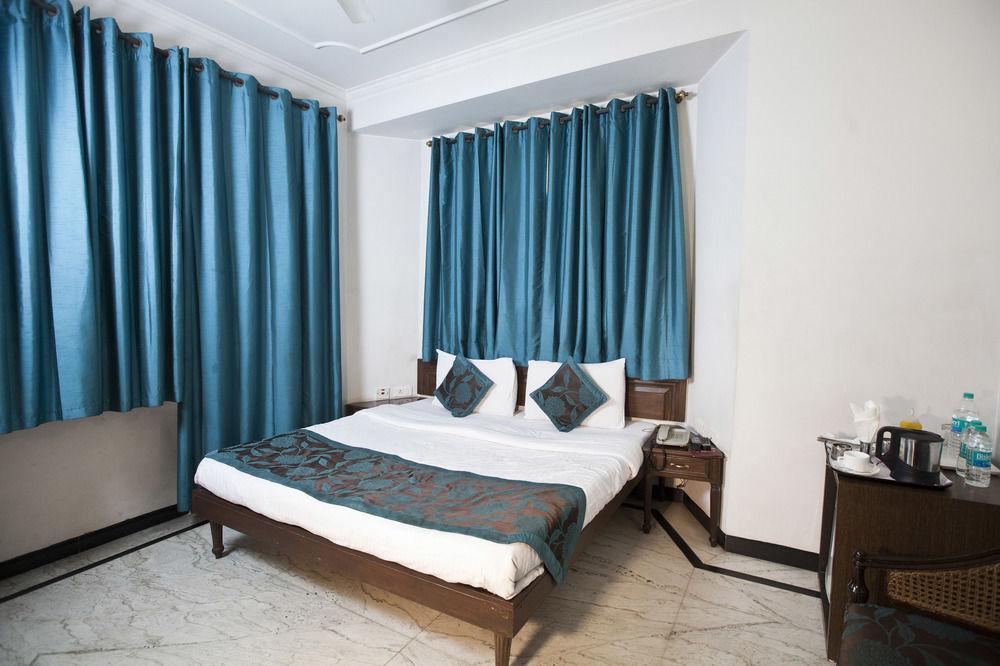 Fabhotel Lord Inn Yeni Delhi Dış mekan fotoğraf