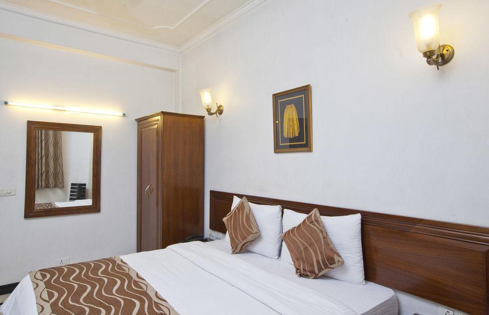 Fabhotel Lord Inn Yeni Delhi Dış mekan fotoğraf